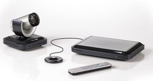 „Openscape VHD 100“ ist ein HD-Videokonferenz-Endpunkt für Schreibtischarbeitsplätze und kleinere Konferenzräume. „Openscape VHD 100“ ist ein HD-Videokonferenz-Endpunkt für Schreibtischarbeitsplätze und kleinere Konferenzräume.