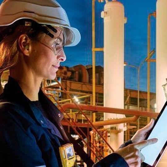 Air Liquide introduced new technologies (touch tablets, 3D scanning, video tutorials, etc.) to simplify maintenance and inspection management operations. Air Liquide introduced new technologies (touch tablets, 3D scanning, video tutorials, etc.) to simplify maintenance and inspection management operations.