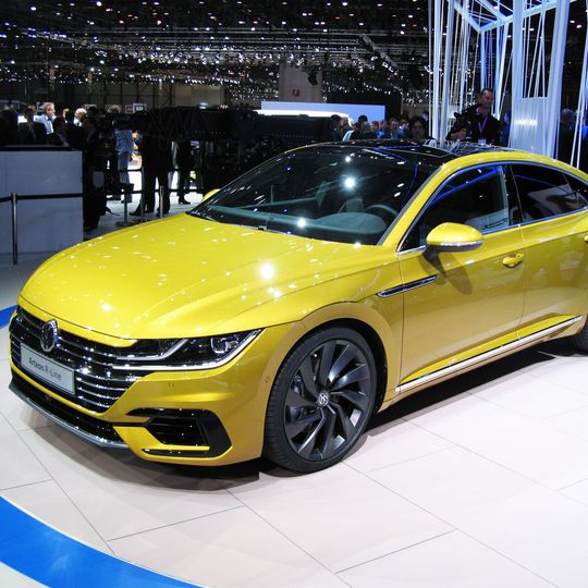 Der VW Arteon ist zunächst nur in den Top-Motorisierungen zu haben. Der VW Arteon ist zunächst nur in den Top-Motorisierungen zu haben.