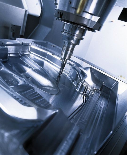 Durch die Nutzung der technologischen und geometrischen Vorteile des Hochgeschwindigkeitsfräsens lassen sich, abhängig von der Bauteilgestalt, die Bearbeitungszeiten auf einen Bruchteil verkürzen. Bild: Gildemeister Durch die Nutzung der technologischen und geometrischen Vorteile des Hochgeschwindigkeitsfräsens lassen sich, abhängig von der Bauteilgestalt, die Bearbeitungszeiten auf einen Bruchteil verkürzen. Bild: Gildemeister