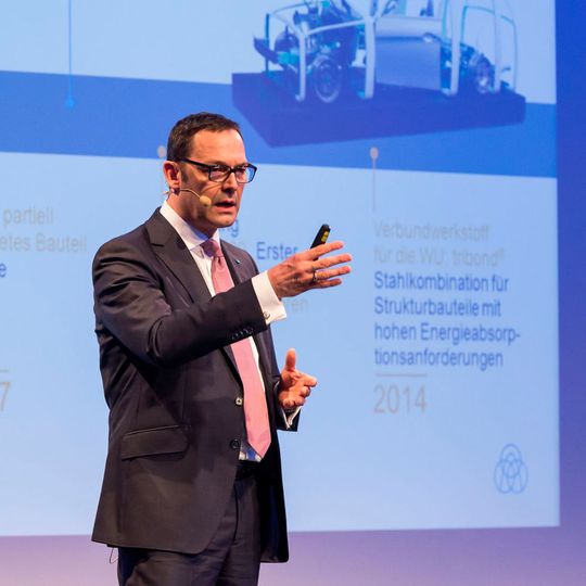Bernhard Osburg von Thyssenkrupp referierte über wirtschaftlichen Leichtbau. Bernhard Osburg von Thyssenkrupp referierte über wirtschaftlichen Leichtbau.