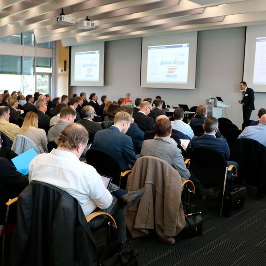 Volles Haus beim VDMA: Zum Infotag „CRM im Maschinenbau“ war der Andrang groß. 170 Teilnehmer hatten sich angemeldet, so der Veranstalter. Volles Haus beim VDMA: Zum Infotag „CRM im Maschinenbau“ war der Andrang groß. 170 Teilnehmer hatten sich angemeldet, so der Veranstalter.