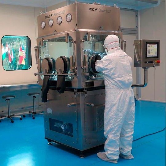 A safe environment for pharmaceutical handling. A safe environment for pharmaceutical handling.