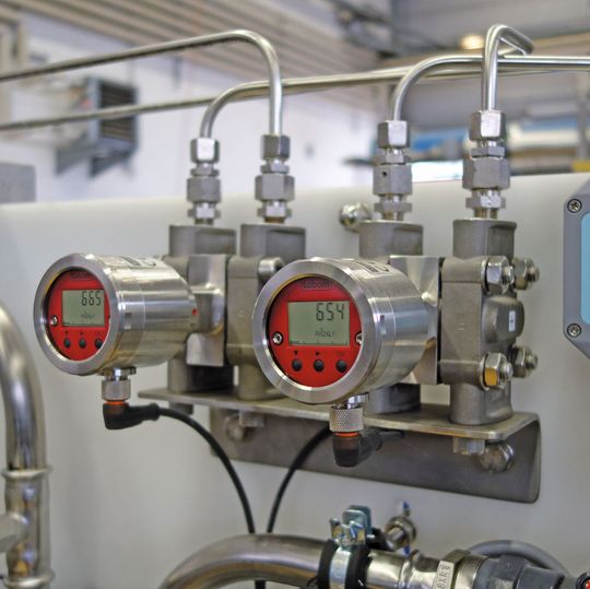 In dieser Versuchsanlage in Kiel testete C-deg die Messgeräte von Labom. Nach dem erfolgreichen Abschluss der Testphase im April 2016 ließ das Unternehmen die Geräte auch in die Umkehrosmoseanlage für Deponiesickerwasser einbauen. In dieser Versuchsanlage in Kiel testete C-deg die Messgeräte von Labom. Nach dem erfolgreichen Abschluss der Testphase im April 2016 ließ das Unternehmen die Geräte auch in die Umkehrosmoseanlage für Deponiesickerwasser einbauen.