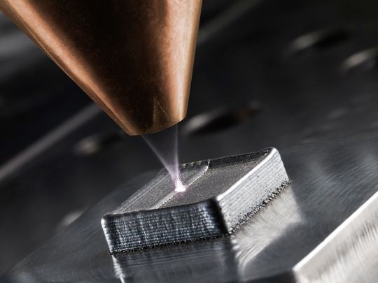 La fabrication additive métallique n'est pas prête de remplacer l'usinage par enlèvement de coupeau mais elle ouvre de nouveaux horizons pour la fabrication de pièces aux géométries très complexes. La fabrication additive métallique n'est pas prête de remplacer l'usinage par enlèvement de coupeau mais elle ouvre de nouveaux horizons pour la fabrication de pièces aux géométries très complexes.
