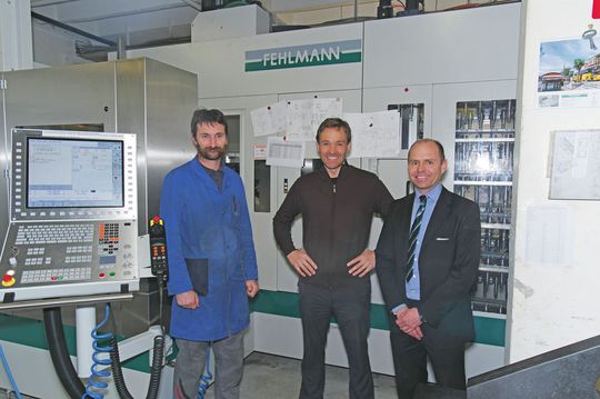 De g à d : Gérald Truan, mécanicien de précison et opérateur sur la Versa 825; Thierry Keist, responsable marketing chez Trimos et Martial Marmy, technicien de vente chez Fehlmann. De g à d : Gérald Truan, mécanicien de précison et opérateur sur la Versa 825; Thierry Keist, responsable marketing chez Trimos et Martial Marmy, technicien de vente chez Fehlmann.