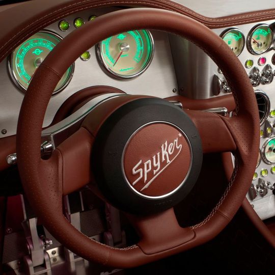 Spyker ist regelmäßig mit einer Neuheit auf dem Genfer Salon präsent. Spyker ist regelmäßig mit einer Neuheit auf dem Genfer Salon präsent.