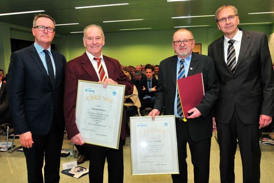 Jahrelanger Einsatz (v.li.): Thomas Pirner, Präsident der HWK Mittelfranken, die beiden verabschiedeten Vorstandsmitglieder Herbert Klemm und Friedrich Jordan sowie Obermeister Karl-Heinz Breitschwert.