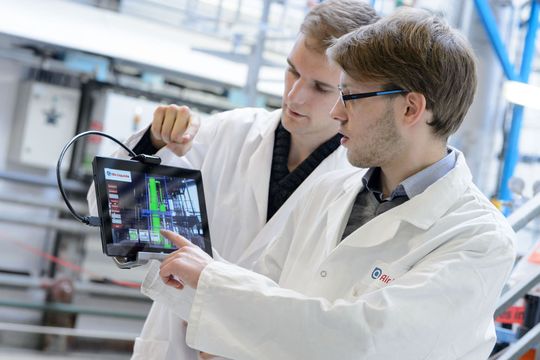 Auch bei der Wartung und Instandhaltung Zentraler Gasversorgungsanlagen unterstützt Air Liquide Anlagenbetreiber mit einem umfassenden Service-Paket.