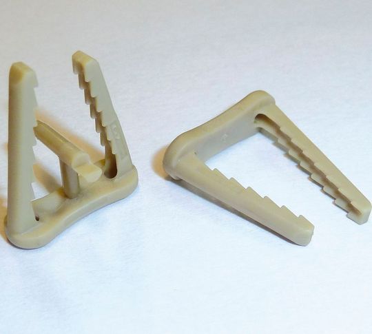 Das sind spritzgegossene PEEK-Implantate, die Knochenbrüche fixieren. Diese werden etwa von VBM gefertig, und müssen absolut sauber und frei von Verunreinigungen sein. Der Spritzgießmaschinenhersteller Dr. BOY konnte bei einem bestehenden Problem dieser Art mit der richitgen Plastifizierschnecke für Abhilfe sorgen, wie es heißt. Das sind spritzgegossene PEEK-Implantate, die Knochenbrüche fixieren. Diese werden etwa von VBM gefertig, und müssen absolut sauber und frei von Verunreinigungen sein. Der Spritzgießmaschinenhersteller Dr. BOY konnte bei einem bestehenden Problem dieser Art mit der richitgen Plastifizierschnecke für Abhilfe sorgen, wie es heißt.
