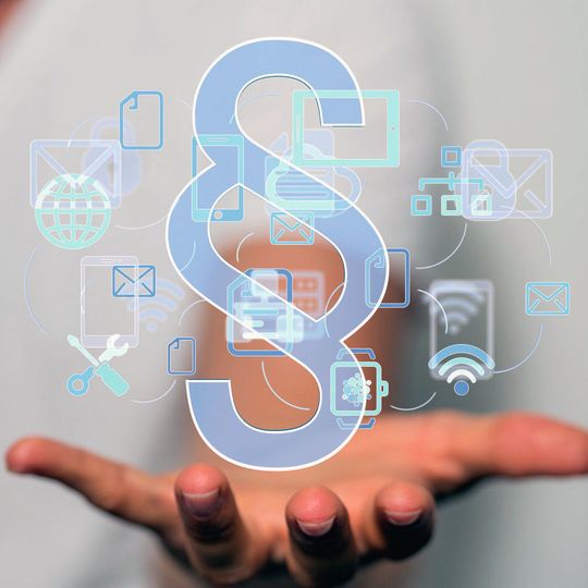 Instandhaltungskosten und Stillstandzeiten minimieren, Effizienz steigern – Industrie 4.0 soll auch auch die Fernwartung optimieren. Für Unternehmen gilt es sich in diesem Zusammenhang über ihre Pflichten und die rechtlichen Vorschriften im Bezug auf Datenschutz und -sicherheit zu informieren. Instandhaltungskosten und Stillstandzeiten minimieren, Effizienz steigern – Industrie 4.0 soll auch auch die Fernwartung optimieren. Für Unternehmen gilt es sich in diesem Zusammenhang über ihre Pflichten und die rechtlichen Vorschriften im Bezug auf Datenschutz und -sicherheit zu informieren.