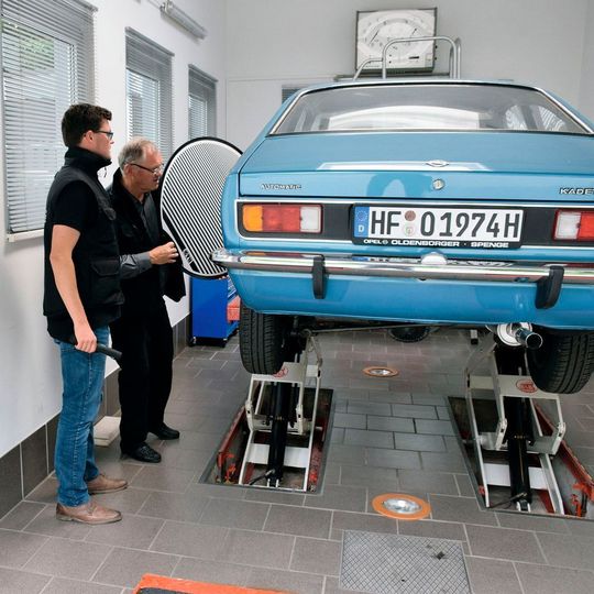 Original heißt nicht, dass das Fahrzeug sich im Urzustand befinden muss. Original heißt nicht, dass das Fahrzeug sich im Urzustand befinden muss.