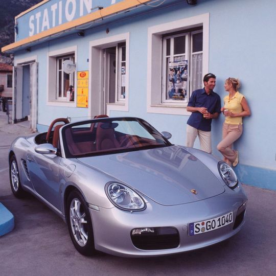 Die meisten Cabrio-Fans träumen davon, einen Porsche Boxster zu fahren. Die meisten Cabrio-Fans träumen davon, einen Porsche Boxster zu fahren.