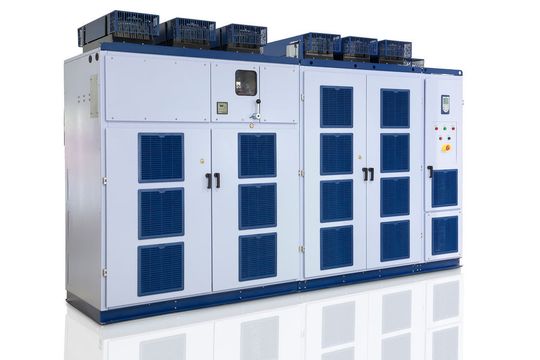 Die als Komplettsystem konzipierten Mittelspannungsumrichter MVW3000 sollen eine schnelle, einfache Installation und Inbetriebnahme ermöglichen. Die als Komplettsystem konzipierten Mittelspannungsumrichter MVW3000 sollen eine schnelle, einfache Installation und Inbetriebnahme ermöglichen.