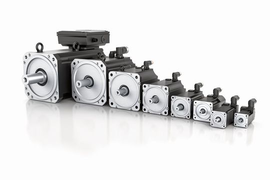 Durch zwei neue Baugrößen deckt die Motorenbaureihe 8LS ein noch breiteres und feiner abgestuftes Leistungsspektrum ab. Durch zwei neue Baugrößen deckt die Motorenbaureihe 8LS ein noch breiteres und feiner abgestuftes Leistungsspektrum ab.