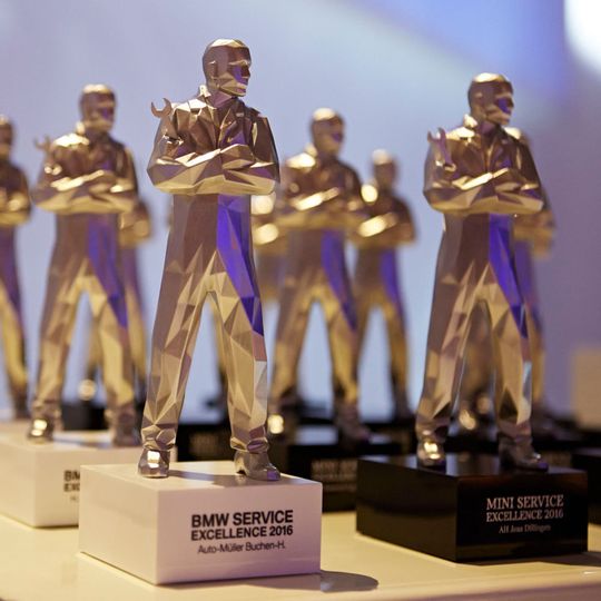 BMW hat die „Service Excellece Awards 2016“ verliehen. BMW hat die „Service Excellece Awards 2016“ verliehen.
