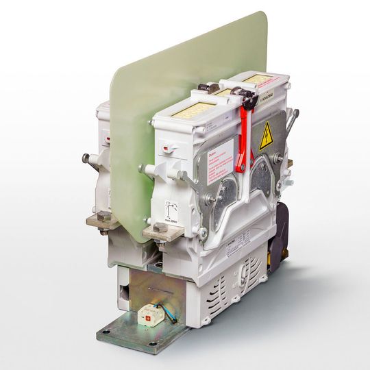 Die CT-Leistungsschütze sind ausgelegt für eine Nennbetriebsspannung von 1,5 kV bis 3 kV und Dauerströme bis 1100 A. Die CT-Leistungsschütze sind ausgelegt für eine Nennbetriebsspannung von 1,5 kV bis 3 kV und Dauerströme bis 1100 A.