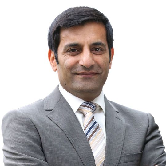 Automatisierter Test: Rahman Jamal ist sich sicher, „dass man Produktionstests als Wettbewerbsvorteil nutzen kann. Die etablierte Mess- und Testbranche wird durch disruptive Technologien ordentlich durcheinandergewirbelt. Bei disruption neigt man vielleicht dazu, an destruction, also Zerstörung zu denken. Aber genau das Gegenteil tritt ein, denn Disruption setzt sogar positive Kräfte frei und bietet einen Nährboden für neue Technologien.“ Automatisierter Test: Rahman Jamal ist sich sicher, „dass man Produktionstests als Wettbewerbsvorteil nutzen kann. Die etablierte Mess- und Testbranche wird durch disruptive Technologien ordentlich durcheinandergewirbelt. Bei disruption neigt man vielleicht dazu, an destruction, also Zerstörung zu denken. Aber genau das Gegenteil tritt ein, denn Disruption setzt sogar positive Kräfte frei und bietet einen Nährboden für neue Technologien.“
