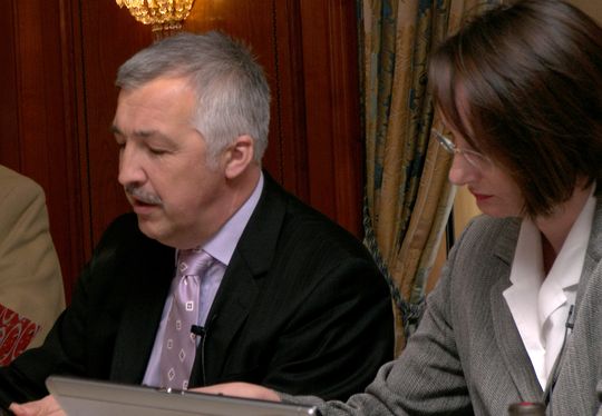 Siegfried Bialojan (links), Leiter des Industriesektors bei Ernst Young und Dr. Juli Schüler, (rechts) Industriespezialisten Biotechnologie bei Ernst & Young präsentieren den neunten Deutschen Biotech Report. Siegfried Bialojan (links), Leiter des Industriesektors bei Ernst Young und Dr. Juli Schüler, (rechts) Industriespezialisten Biotechnologie bei Ernst & Young präsentieren den neunten Deutschen Biotech Report.