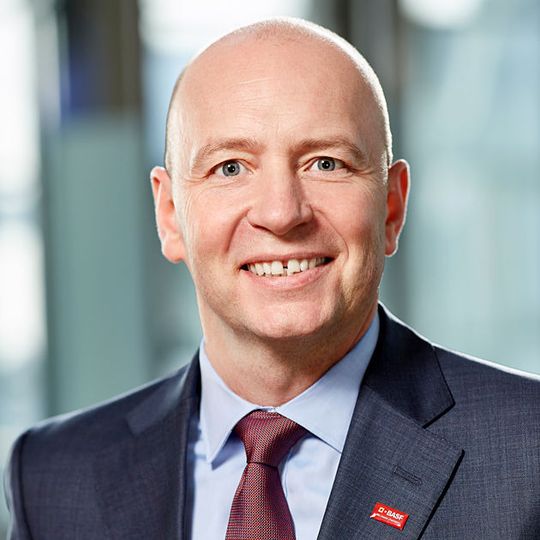 Dirk Bremm übernahm zum 1. April 2017 die Unternehmensleitung bei BASF Coatings. Dirk Bremm übernahm zum 1. April 2017 die Unternehmensleitung bei BASF Coatings.