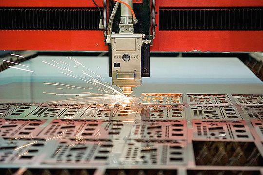 TopSolid'Sheetmetal offre à l’utilisateur différentes stratégies de placement adaptées en fonction des pièces à produire et de la technologie machine. TopSolid'Sheetmetal offre à l’utilisateur différentes stratégies de placement adaptées en fonction des pièces à produire et de la technologie machine.