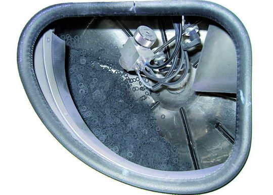 Beschichten von Metallkomponenten als Bindemittel für die nachfolgende Vulkanisation. Beschichten von Metallkomponenten als Bindemittel für die nachfolgende Vulkanisation.