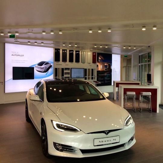 Künftig gibt es auch im Münchner Vorort Grünwald einen Tesla-Store.