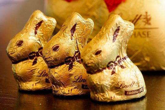 Zu Ostern steigt der Verzehr von Schokolade: durchschnittlich 1,1 Kilogramm Schokolade konsumiert ein einziger Haushalt über die Osterfeiertage. Zu Ostern steigt der Verzehr von Schokolade: durchschnittlich 1,1 Kilogramm Schokolade konsumiert ein einziger Haushalt über die Osterfeiertage.