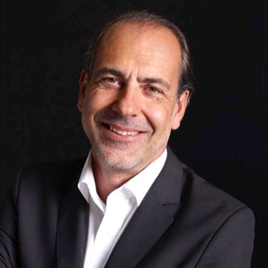 Bernd Jost, Managing Director der DiIT AG: „Unsere Motivation ist primär die Nähe zum Kunden, denn etliche namhafte Automobilzulieferer haben sich im Raum Arad niedergelassen.“ Bernd Jost, Managing Director der DiIT AG: „Unsere Motivation ist primär die Nähe zum Kunden, denn etliche namhafte Automobilzulieferer haben sich im Raum Arad niedergelassen.“