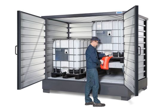 Die neuen Gefahrstoff-Regallager Solidmaxx bieten in vier Größen verschiedene Konfigurationsmöglichkeiten. Die neuen Gefahrstoff-Regallager Solidmaxx bieten in vier Größen verschiedene Konfigurationsmöglichkeiten.