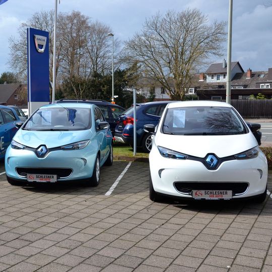 Renault Zoe sind der elektrische Verkaufsschlager im Autohaus. Renault Zoe sind der elektrische Verkaufsschlager im Autohaus.