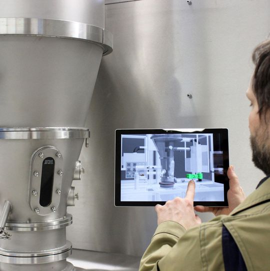 Digitale Anlagenüberwachung für die vorausschauende Instandhaltung. Die dafür notwendige Vernetzung der Anlagen basiert auf ihrem digitalen Zwilling. Digitale Anlagenüberwachung für die vorausschauende Instandhaltung. Die dafür notwendige Vernetzung der Anlagen basiert auf ihrem digitalen Zwilling.