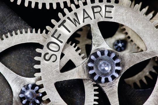 Software für das industrielle IoT: Aufgrund der Angreifbarkeit industrieller Infrastrukturen ist es unabdingbar, Softwarefehler (und damit mögliche Sicherheitslücken) möglichst früh abzufangen. Software für das industrielle IoT: Aufgrund der Angreifbarkeit industrieller Infrastrukturen ist es unabdingbar, Softwarefehler (und damit mögliche Sicherheitslücken) möglichst früh abzufangen.