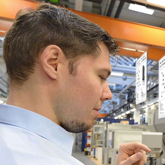 Mit dem digitalen Zwilling zur flexiblen Produktion: Er beinhaltet jeden Verarbeitungsschritt eines jeden einzelnen Werkstücks. Mit dem digitalen Zwilling zur flexiblen Produktion: Er beinhaltet jeden Verarbeitungsschritt eines jeden einzelnen Werkstücks.