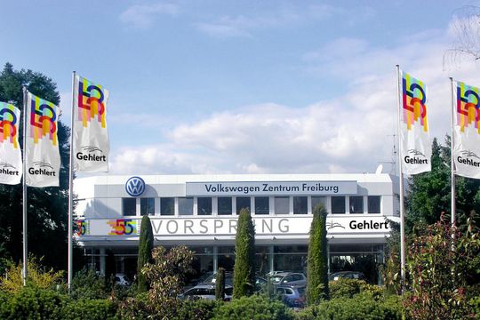 Das Autohaus Gehlert in Freiburg feierte 2016 sein 55-jähriges Bestehen. Das Autohaus Gehlert in Freiburg feierte 2016 sein 55-jähriges Bestehen.