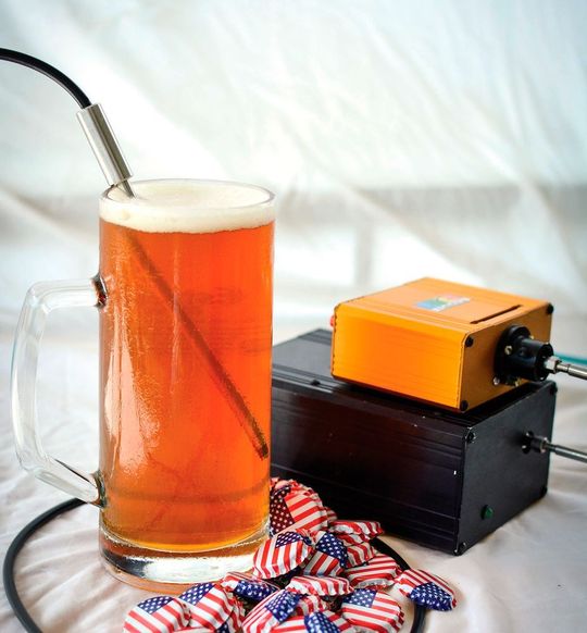 MEMS- und Black Comet-Spektrometer für die Analyse von Bier MEMS- und Black Comet-Spektrometer für die Analyse von Bier