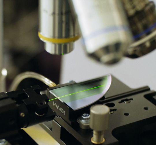 Das Nanoskopie-Verfahren auf dem Chip ist auch mit herkömmlichen Mikroskopen möglich. Das Nanoskopie-Verfahren auf dem Chip ist auch mit herkömmlichen Mikroskopen möglich.
