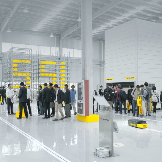 Im Technologiezentrum können die Kunden SSI Schäfer Produkte wie das Fahrerlose Transportsystem Weasel, den Lagerlift Logimat sowie Regale und Kästen in Augenschein nehmen. Im Technologiezentrum können die Kunden SSI Schäfer Produkte wie das Fahrerlose Transportsystem Weasel, den Lagerlift Logimat sowie Regale und Kästen in Augenschein nehmen.
