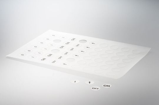 Zur Kennzeichnung der Taster mit Schriftzeichen oder Symbolen dient das Beschriftungssystem Flexlab mit vorgestanzten Beschriftungsbögen. Zur Kennzeichnung der Taster mit Schriftzeichen oder Symbolen dient das Beschriftungssystem Flexlab mit vorgestanzten Beschriftungsbögen.