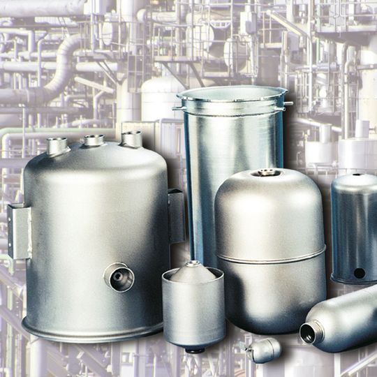 Energieeffizient und hochbelastbar sind die sicherheitsrelevanten Blechformteile für Druckbehälter von Rübsamen. Energieeffizient und hochbelastbar sind die sicherheitsrelevanten Blechformteile für Druckbehälter von Rübsamen.