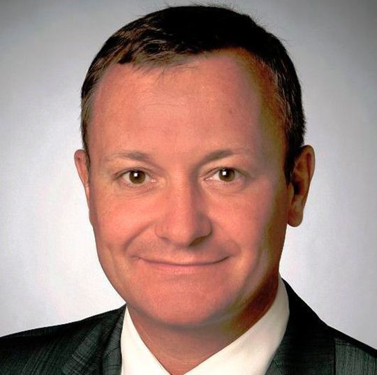 Daniel Ehmans hat bereits mehrere Jahre Erfahrung auf Führungsebene gesammelt. Daniel Ehmans hat bereits mehrere Jahre Erfahrung auf Führungsebene gesammelt.