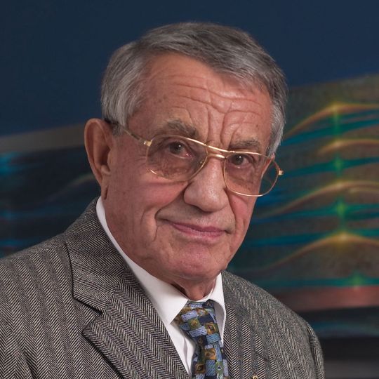 Ein Weggefährte charakterisierte Karl Lutz einmal als bescheiden, feinsinnig und wohltuend normal. Ein Weggefährte charakterisierte Karl Lutz einmal als bescheiden, feinsinnig und wohltuend normal.