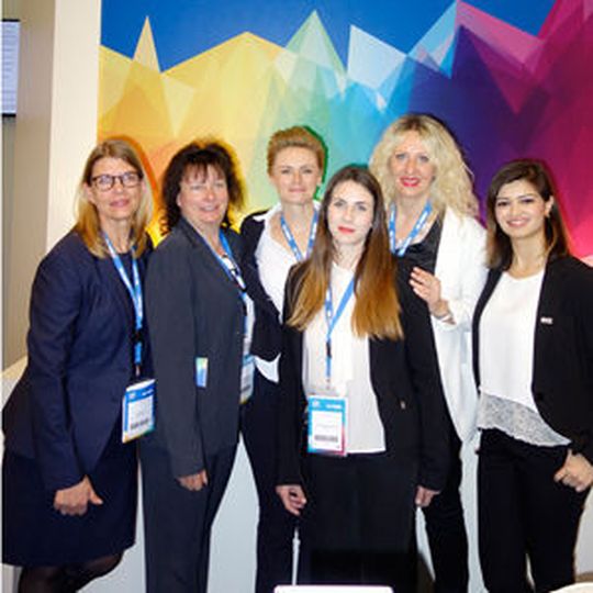 Keine IM Top ohne dieses Power-Team, (v. l.) Cornelia Ehrl, Andrea Achter, Katharina Greipl, Chiara Reuße Sanchez, Veronika Magerstädt und Nazanin Faghihzadeh. Keine IM Top ohne dieses Power-Team, (v. l.) Cornelia Ehrl, Andrea Achter, Katharina Greipl, Chiara Reuße Sanchez, Veronika Magerstädt und Nazanin Faghihzadeh.