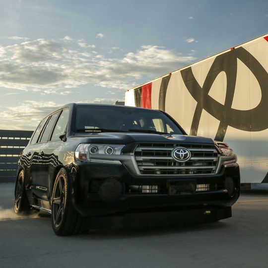 Toyotas getunter Land Speed Cruiser ist das schnellste SUV der Welt. Toyotas getunter Land Speed Cruiser ist das schnellste SUV der Welt.