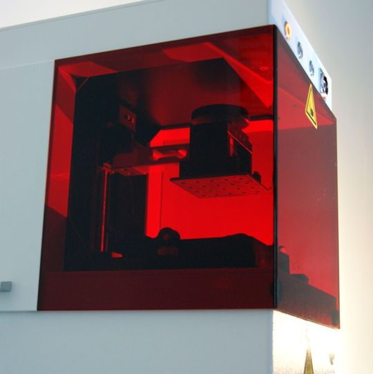 Mit dem neuen 3D-Labordrucker können PTFE-Formteile direkt aus Konstruktionsdaten werkzeuglos hergestellt werden. Mit dem neuen 3D-Labordrucker können PTFE-Formteile direkt aus Konstruktionsdaten werkzeuglos hergestellt werden.