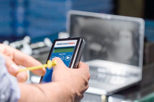 RFID-Kabelbinder unterstützen die fehlerfreie Erfassung von Daten. RFID-Kabelbinder unterstützen die fehlerfreie Erfassung von Daten.