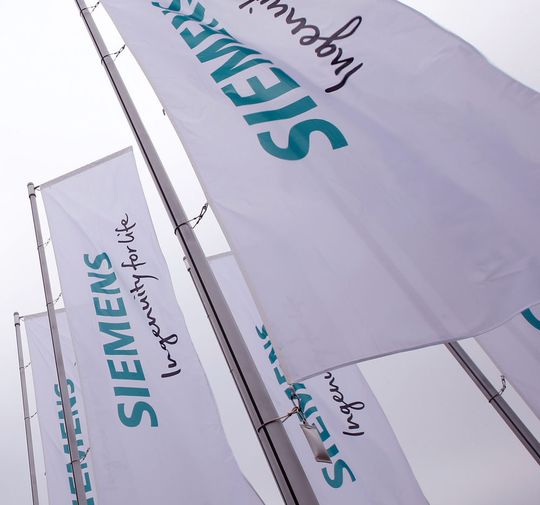Gemeinsam mit dem US-amerikanischen Unternehmen Imricor Medical Systems will Siemens Healthineers eine integrierte Lösung entwickeln, um die klinischen Vorteile der Echtzeit-MR-Bildgebung mit 3D-geführter kardialer Ablation zu vereinen. Gemeinsam mit dem US-amerikanischen Unternehmen Imricor Medical Systems will Siemens Healthineers eine integrierte Lösung entwickeln, um die klinischen Vorteile der Echtzeit-MR-Bildgebung mit 3D-geführter kardialer Ablation zu vereinen.