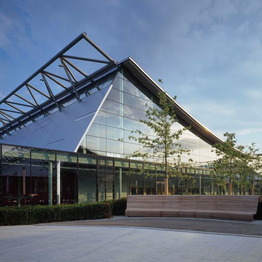 Die Landesmesse Stuttgart bietet die größte Fläche und die meisten Industrieausstellungen in Baden-Württemberg. Die Landesmesse Stuttgart bietet die größte Fläche und die meisten Industrieausstellungen in Baden-Württemberg.