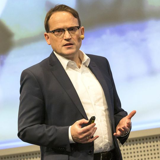 Olav Bagusat, Leiter Großkundengeschäft von VW Pkw in Deutschland, erläuterte auf den Autovertriebstagen, wie sich das Verständnis von Mobilität in den kommenden Jahren wandeln wird.