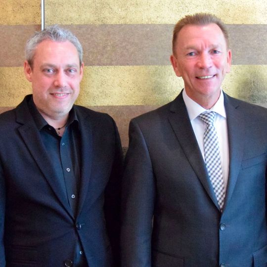 THV-Präsident Michael Martin (re.) stellt sich im kommenden Jahr nicht mehr der Wahl, Frank Levy (li.) will sein Nachfolger werden. THV-Präsident Michael Martin (re.) stellt sich im kommenden Jahr nicht mehr der Wahl, Frank Levy (li.) will sein Nachfolger werden.